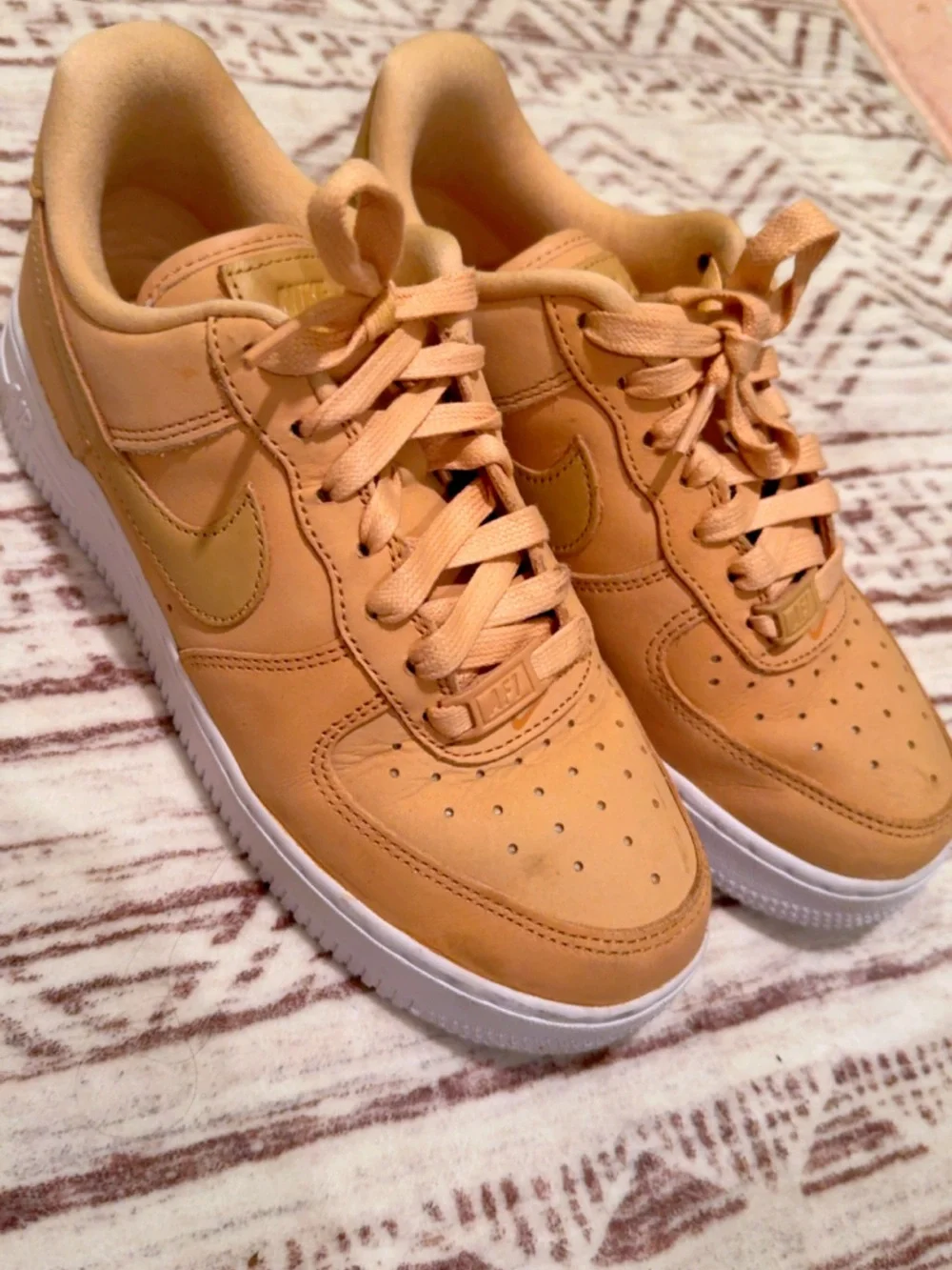 Nike Low-Top Sneakers in Tan/White - Picture 4 of 15